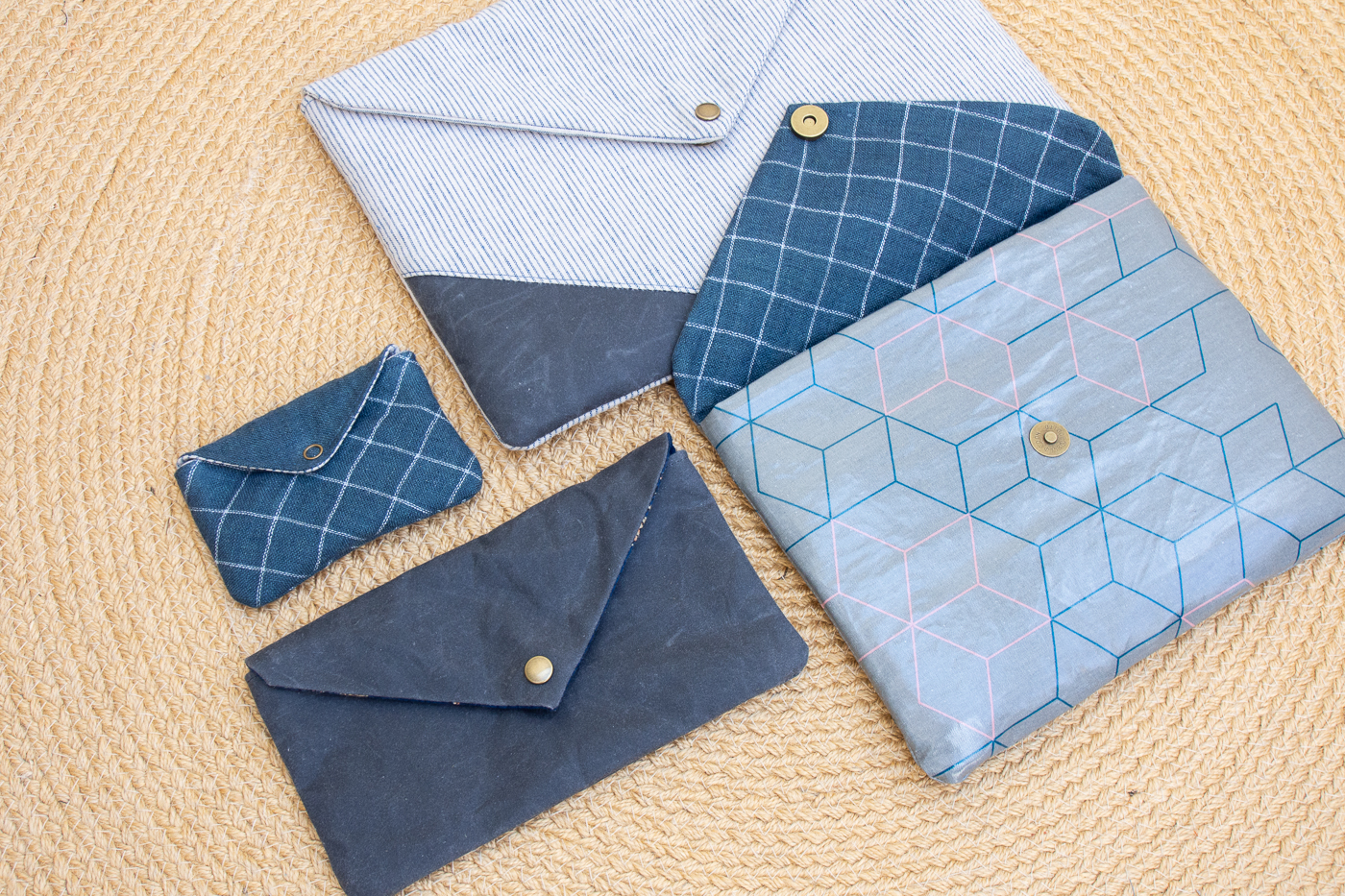 Ellis Envelope Case: Simple Elegance in Various Sizes