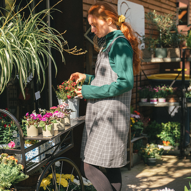 Chic Layers: Sew Your Own Pinafore Dress!